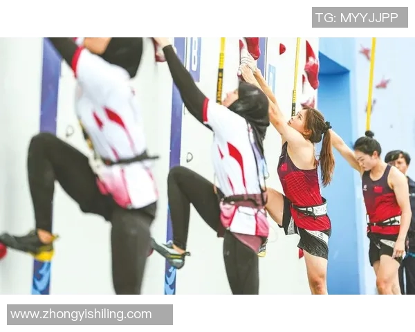 攀岩巨献：深入了解成都攀岩队的默契配合与训练秘诀